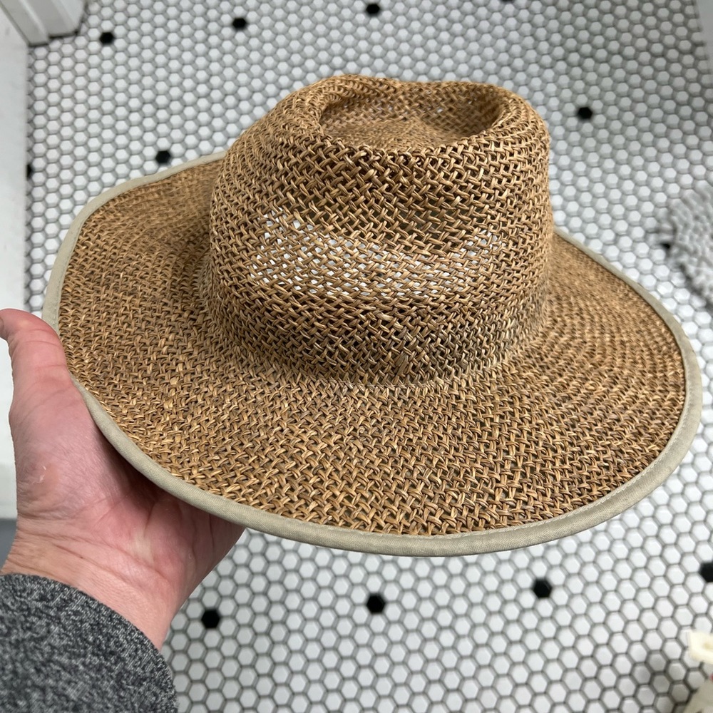 Columbia hat size small/medium
